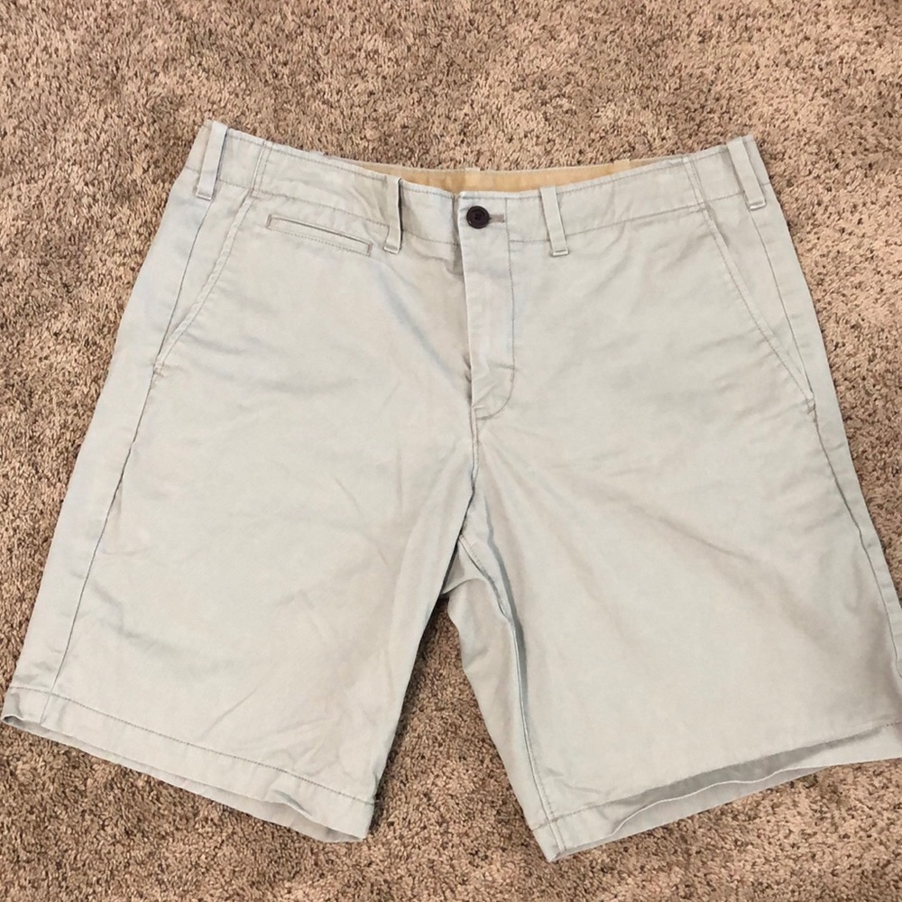Light gray Gap Lived-in shorts